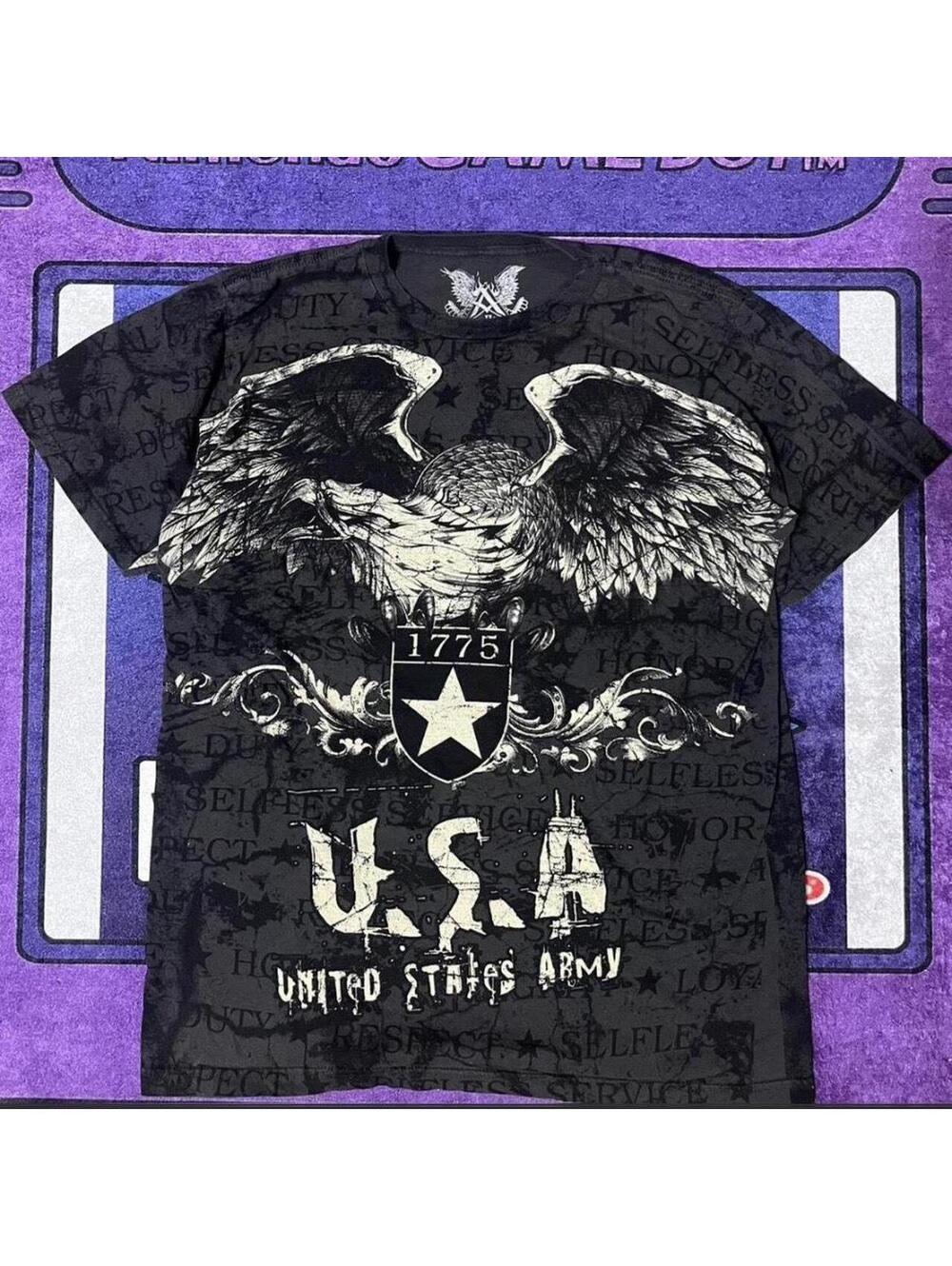 Y2K medium Black & grey streetwear USA skater Tshirt